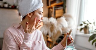 Baking Soda Skin Care Hacks: Experts Warn Against Viral Trends