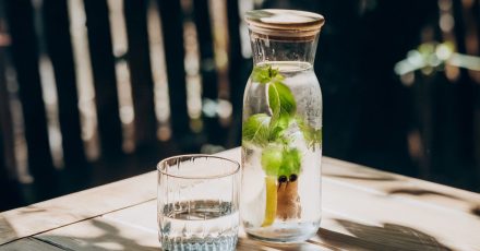 Can ‘Loaded Water’ Boost Energy, Reduce Sugar Cravings? What Experts Think